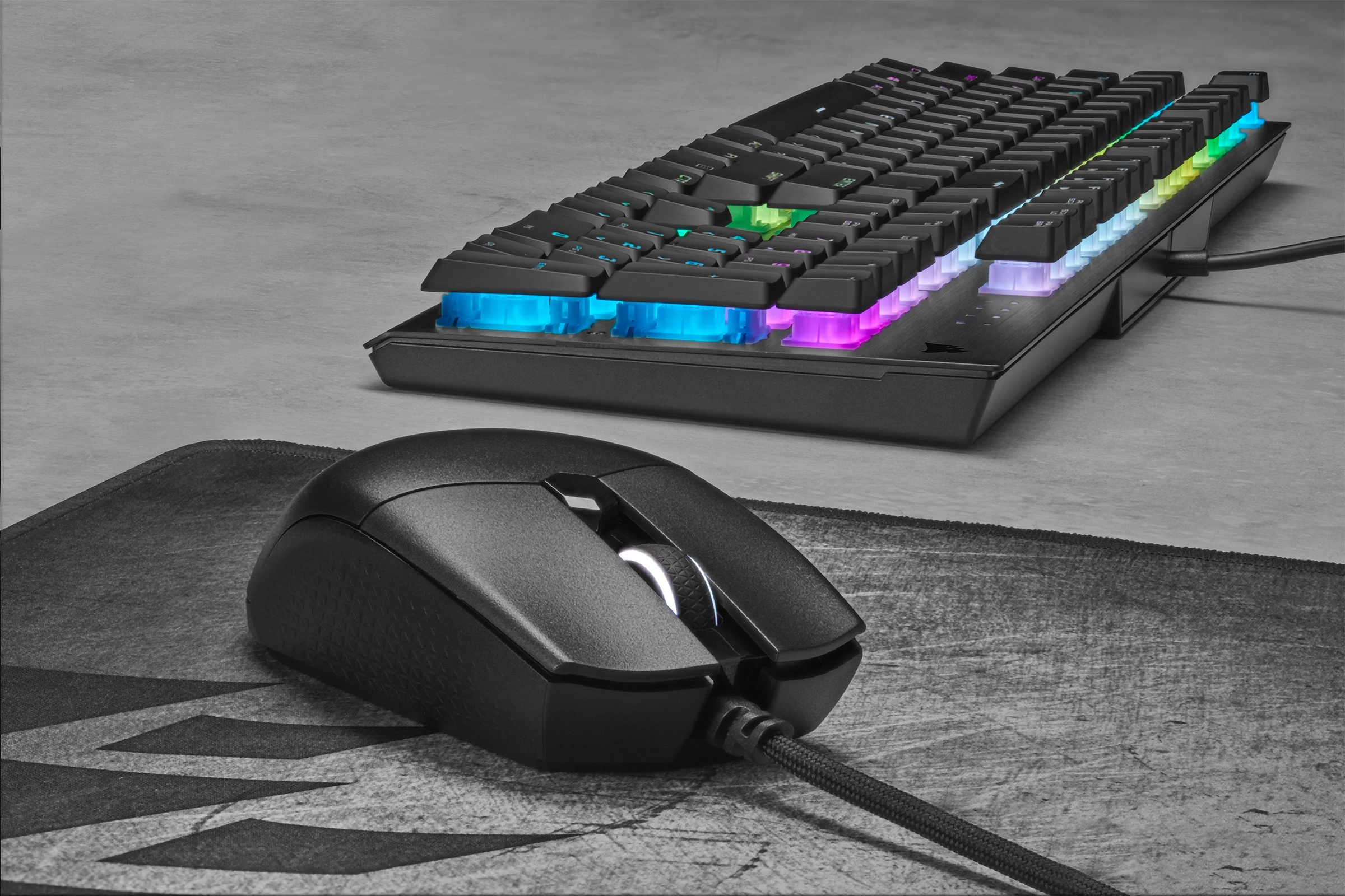 CORSAIR KATAR PRO XT RGB Ultra-Light Optikai Gamer egér, Fekete, 18000 DPI